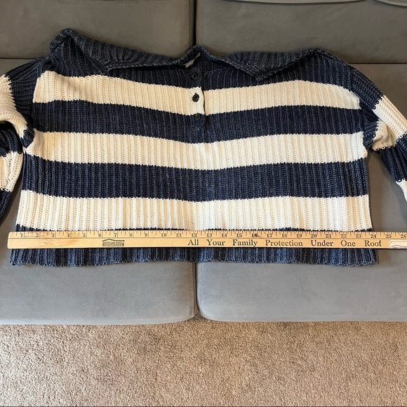 American Eagle Blue and White Striped Henley Sweater. Size -Small - Picture 8 of 8